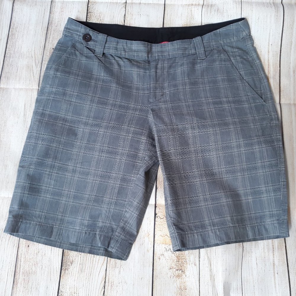 THE NORTH FACE PLAID WALKING SHORTS